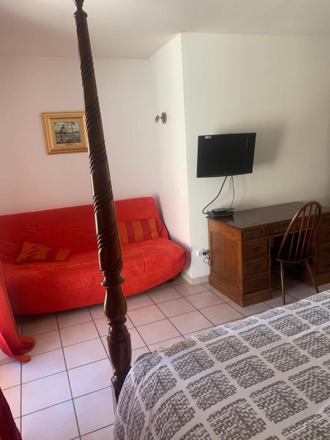 Bed and Breakfast Le Saint-Hilaire Екстер'єр фото
